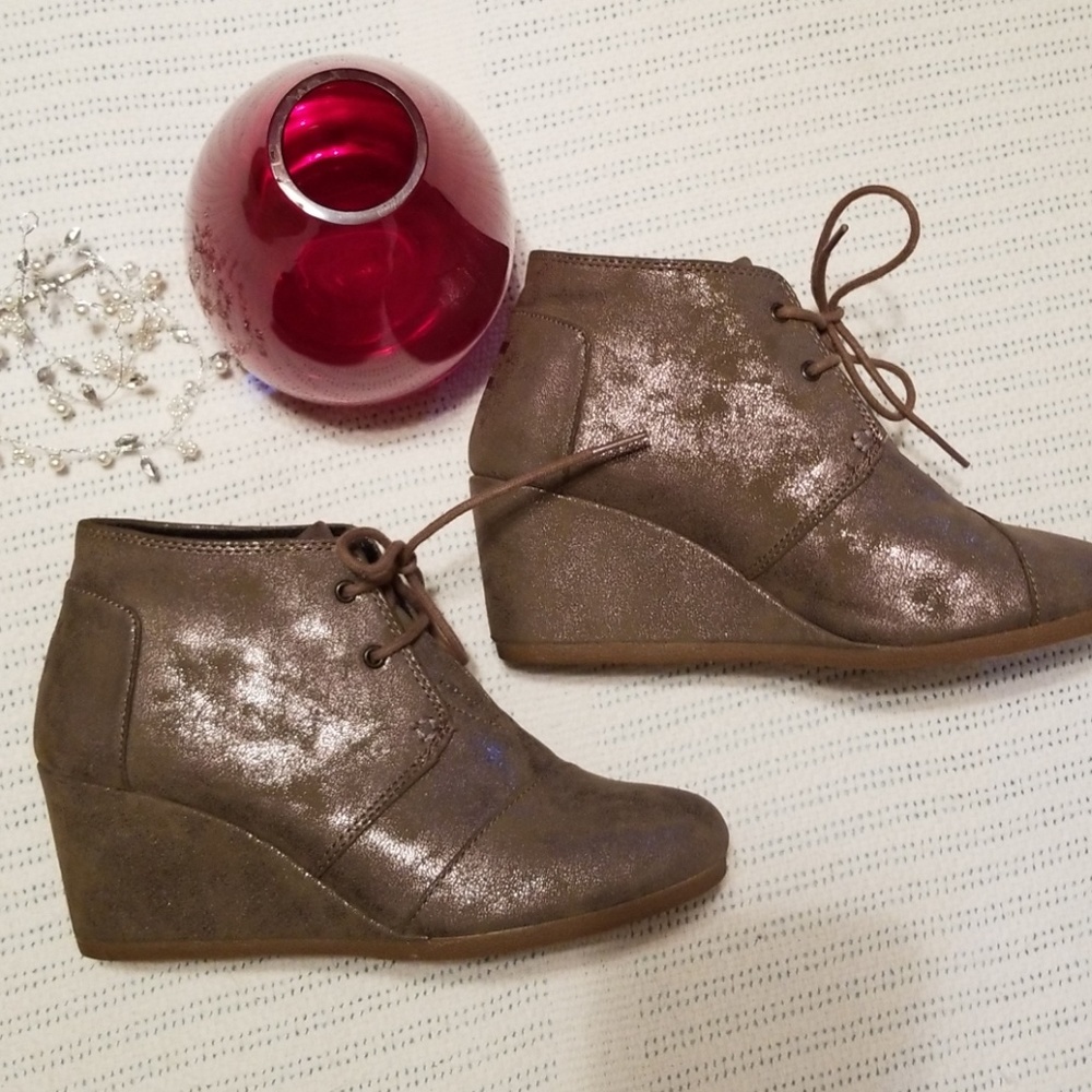 TOMS Metallic Wedge